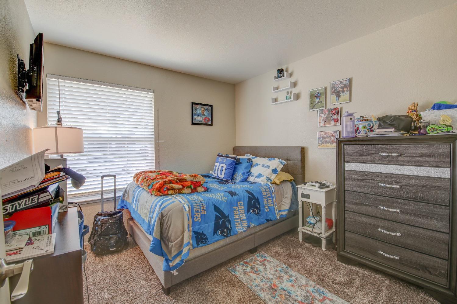 Detail Gallery Image 11 of 36 For 4005 Deer Trail Way, Sacramento,  CA 95823 - 3 Beds | 2 Baths