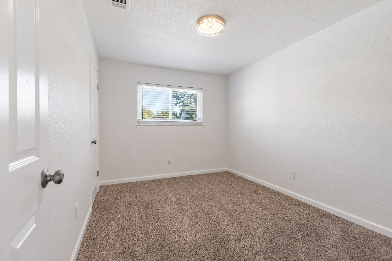 Detail Gallery Image 20 of 29 For 1704 Tulane Dr, Modesto,  CA 95355 - 4 Beds | 2 Baths