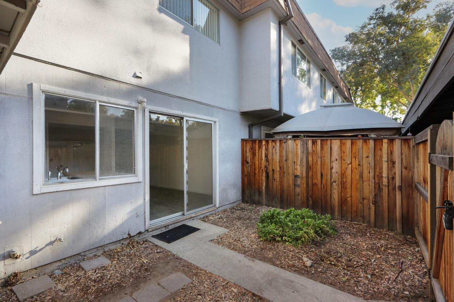 Detail Gallery Image 13 of 36 For 8832 La Riviera Dr #B,  Sacramento,  CA 95826 - 2 Beds | 1/1 Baths