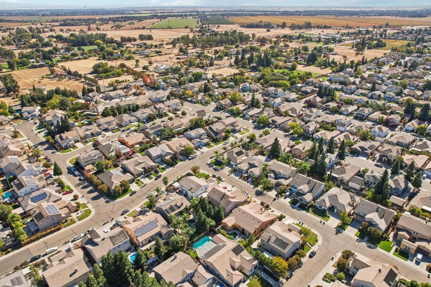 Detail Gallery Image 50 of 50 For 9408 Riversbend Ct, Elk Grove,  CA 95624 - 4 Beds | 3/1 Baths