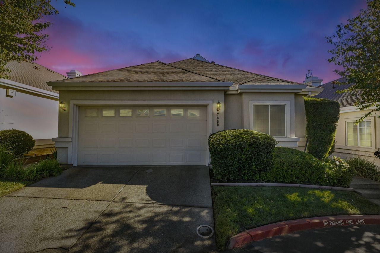 Detail Gallery Image 2 of 41 For 7890 Sunrise Terrace Ln, Citrus Heights,  CA 95610 - 3 Beds | 2 Baths