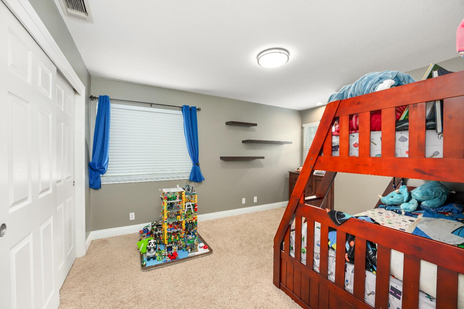 Detail Gallery Image 30 of 44 For 8488 Oakwind Ct, Orangevale,  CA 95662 - 4 Beds | 2/1 Baths