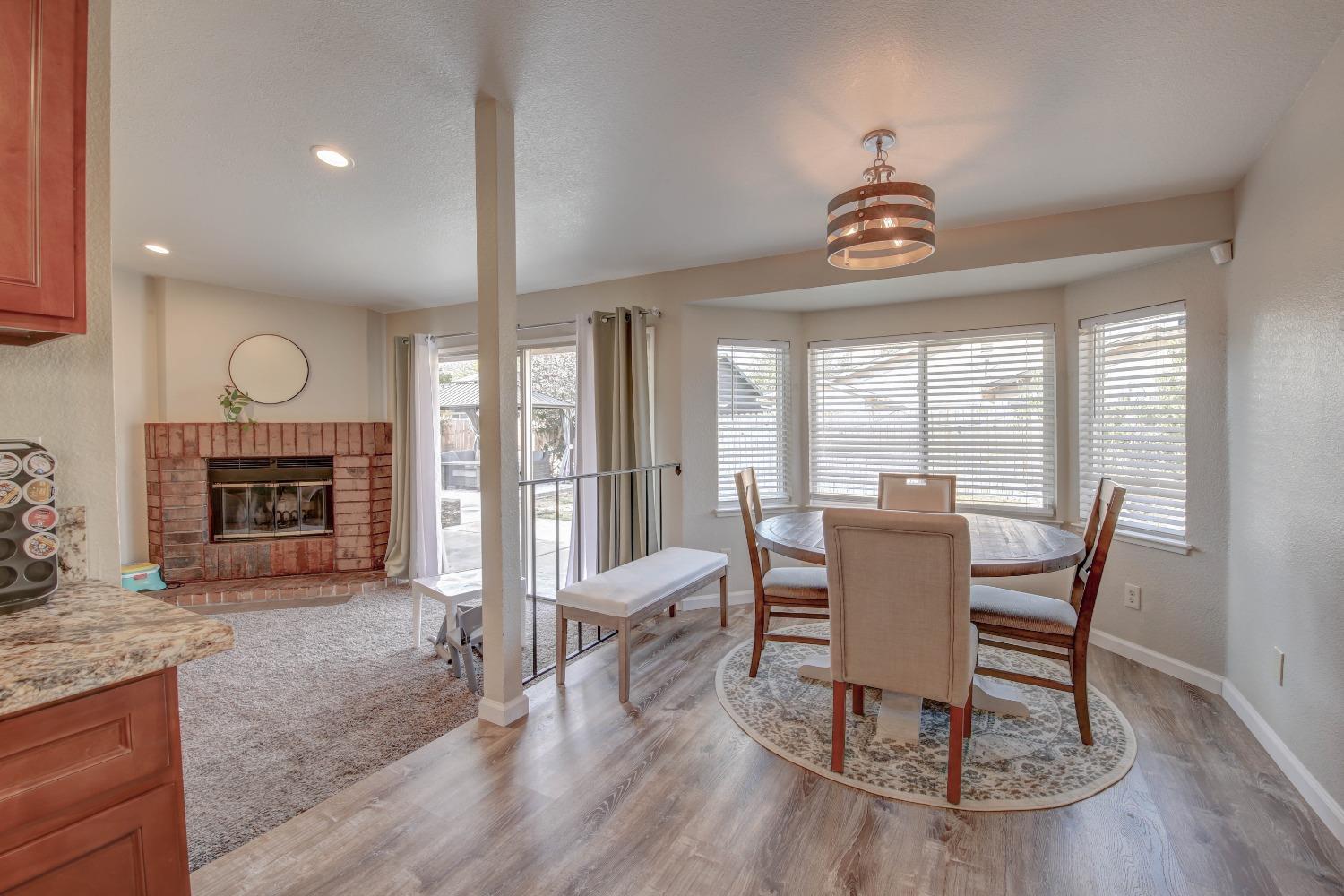 Detail Gallery Image 27 of 36 For 4005 Deer Trail Way, Sacramento,  CA 95823 - 3 Beds | 2 Baths