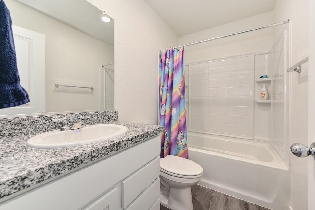 Detail Gallery Image 23 of 34 For 2064 Shady Tree Cir, Roseville,  CA 95747 - 3 Beds | 2/1 Baths