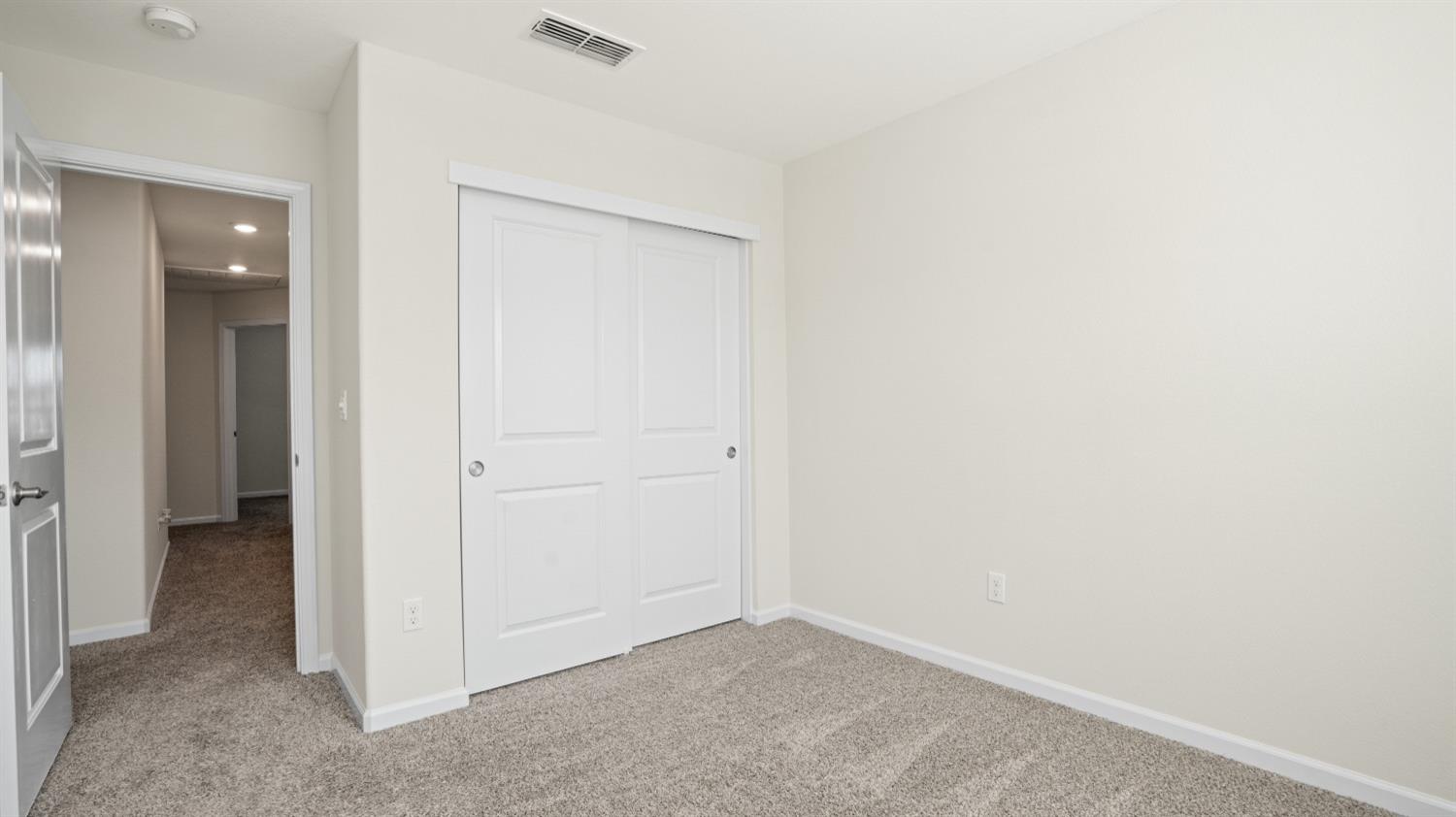 Detail Gallery Image 16 of 33 For 715 Phillipi Way, Sacramento,  CA 95838 - 4 Beds | 2/1 Baths