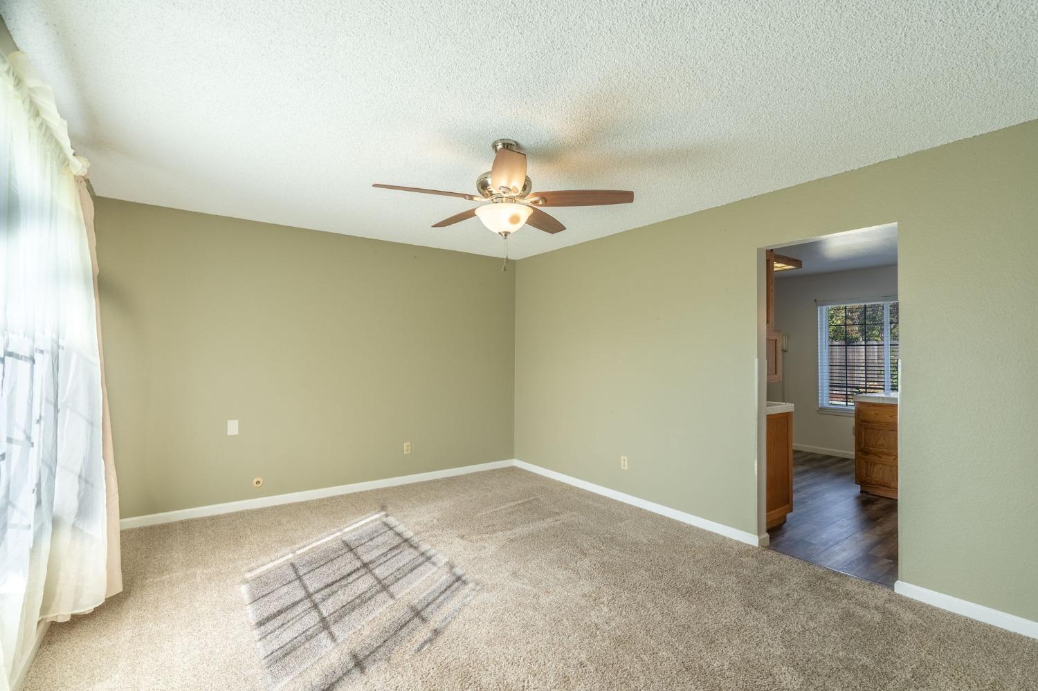 Detail Gallery Image 7 of 30 For 1529 Clevenger Dr, Modesto,  CA 95356 - 3 Beds | 2 Baths