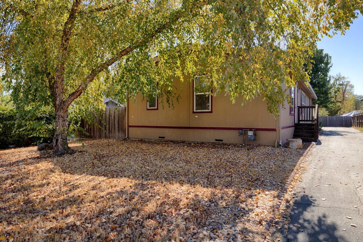 Detail Gallery Image 2 of 26 For 7560 Cedar, Citrus Heights,  CA 95610 - 3 Beds | 2 Baths