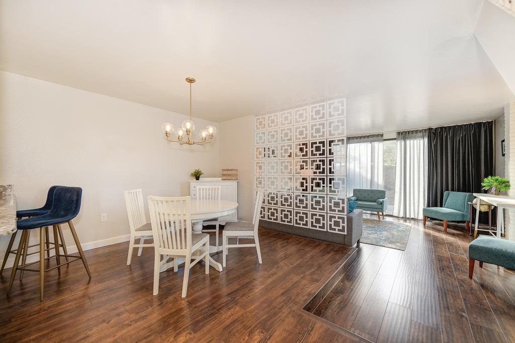 Detail Gallery Image 7 of 26 For 898 Woodside Ln #4,  Sacramento,  CA 95825 - 2 Beds | 2/1 Baths