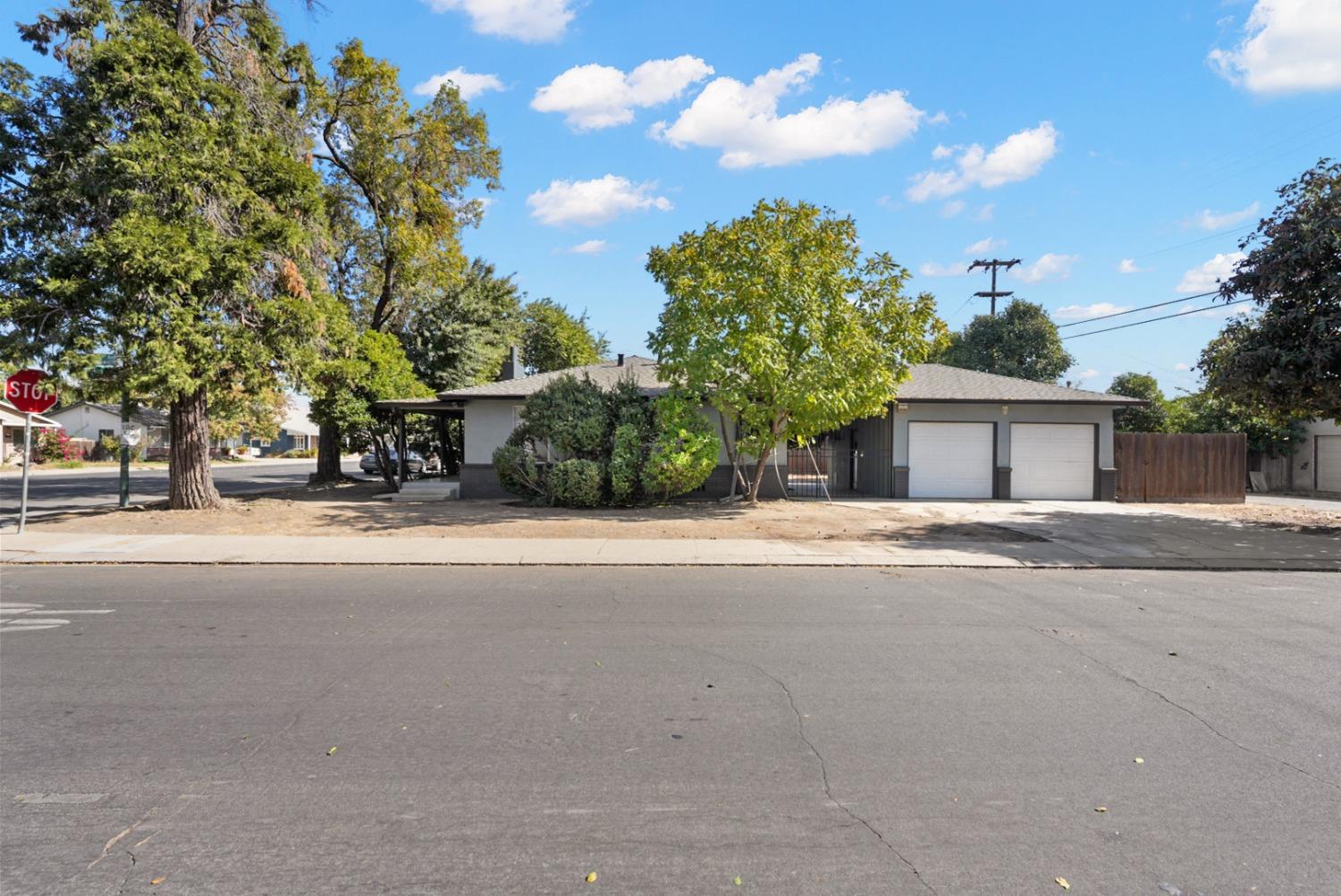 Detail Gallery Image 3 of 41 For 1542 W Orangeburg Ave, Modesto,  CA 95350 - 3 Beds | 2 Baths