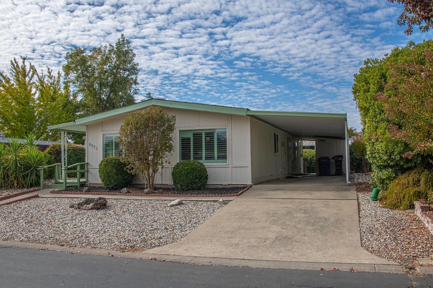 Detail Gallery Image 3 of 28 For 6625 Grosse Point Ct, Citrus Heights,  CA 95621 - 2 Beds | 2 Baths