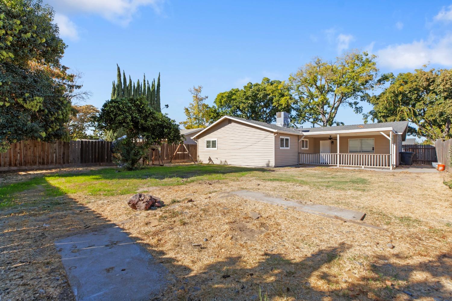 Detail Gallery Image 23 of 29 For 1704 Tulane Dr, Modesto,  CA 95355 - 4 Beds | 2 Baths