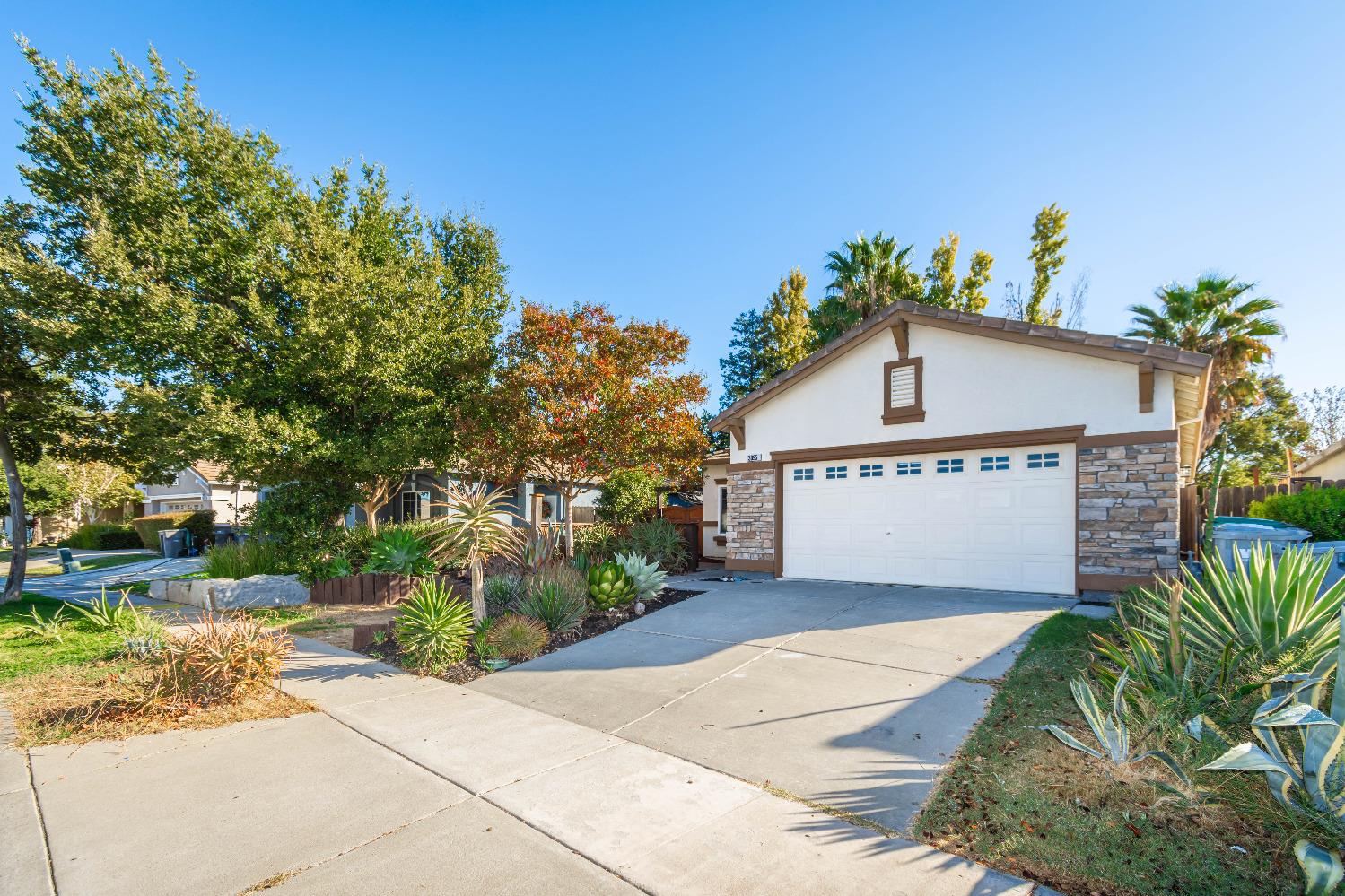 Detail Gallery Image 1 of 1 For 3095 Half Moon Bay Cir, West Sacramento,  CA 95691 - 3 Beds | 2 Baths