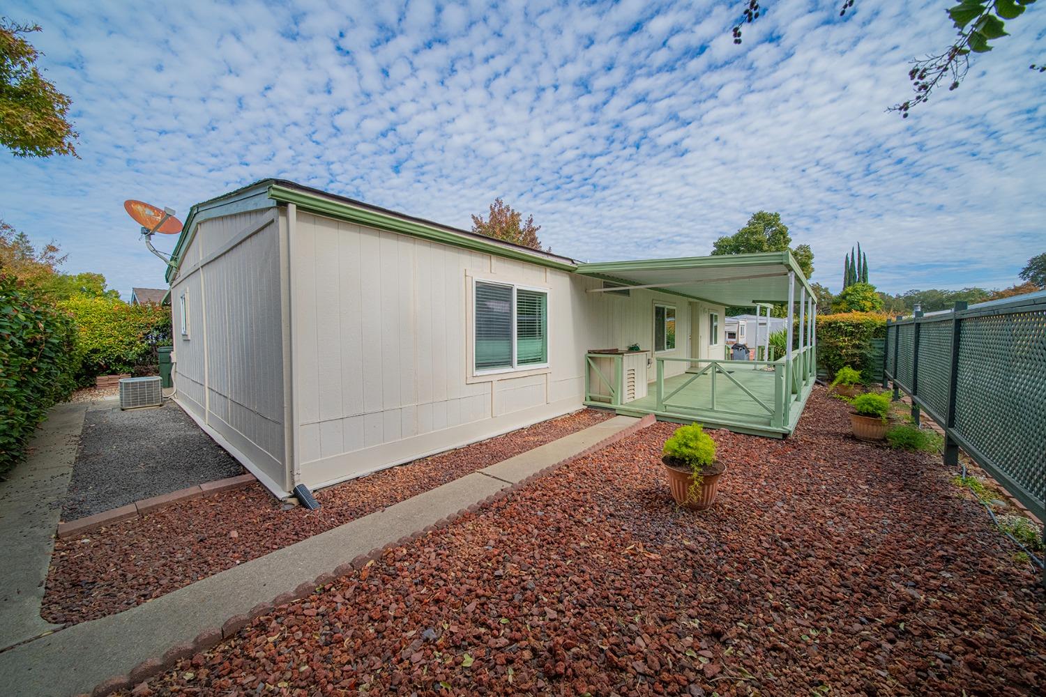 Detail Gallery Image 4 of 28 For 6625 Grosse Point Ct, Citrus Heights,  CA 95621 - 2 Beds | 2 Baths