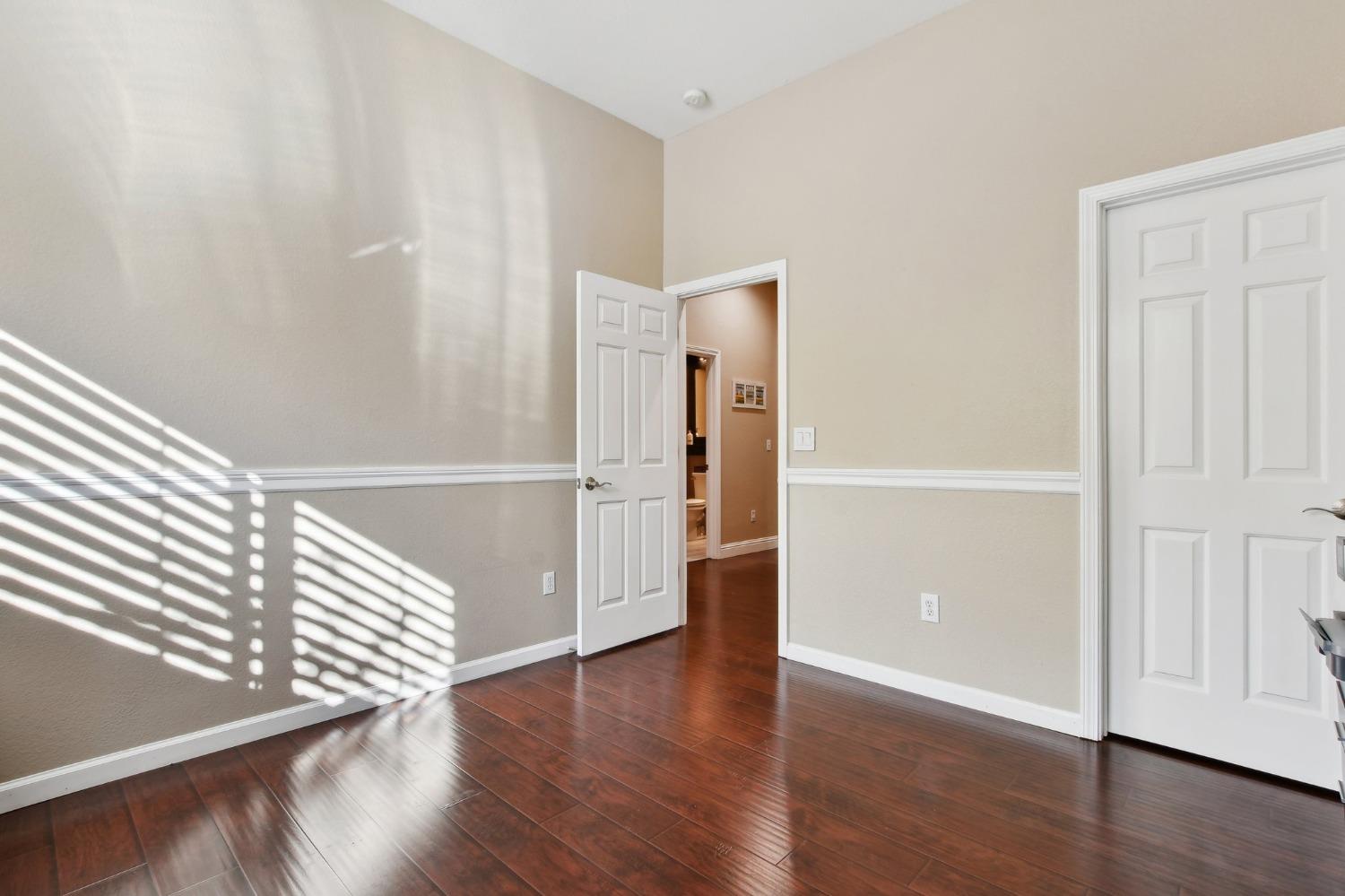 Detail Gallery Image 29 of 50 For 9408 Riversbend Ct, Elk Grove,  CA 95624 - 4 Beds | 3/1 Baths