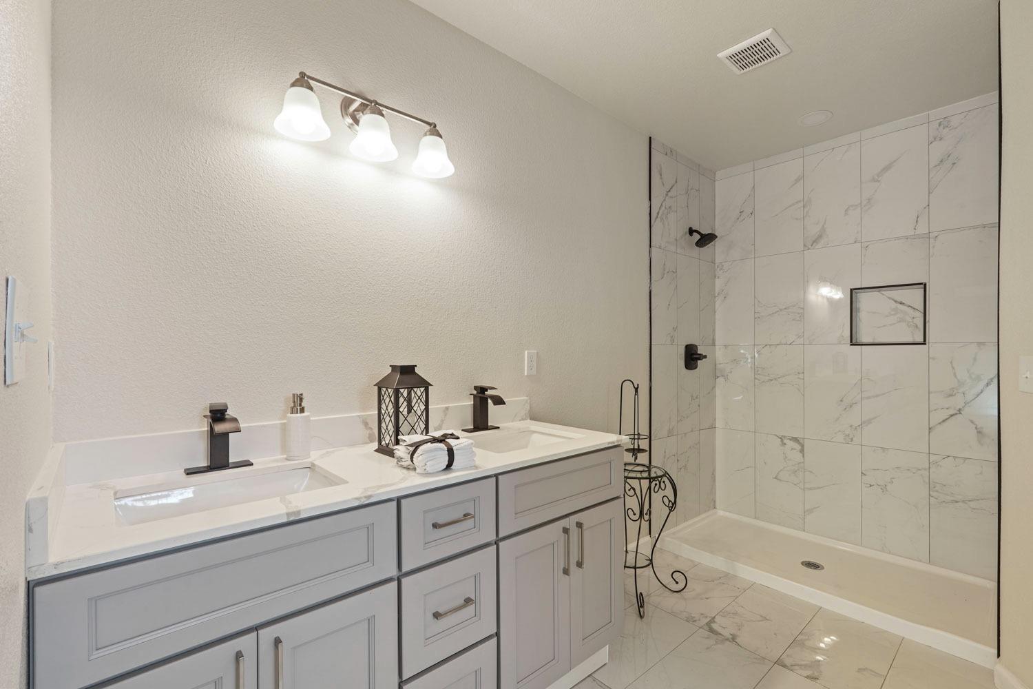 Detail Gallery Image 24 of 41 For 2703 E Poplar St, Stockton,  CA 95205 - 3 Beds | 2 Baths