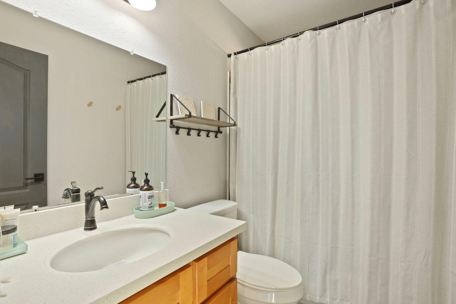 Detail Gallery Image 22 of 35 For 1118 Vernal St, Manteca,  CA 95337 - 3 Beds | 2 Baths