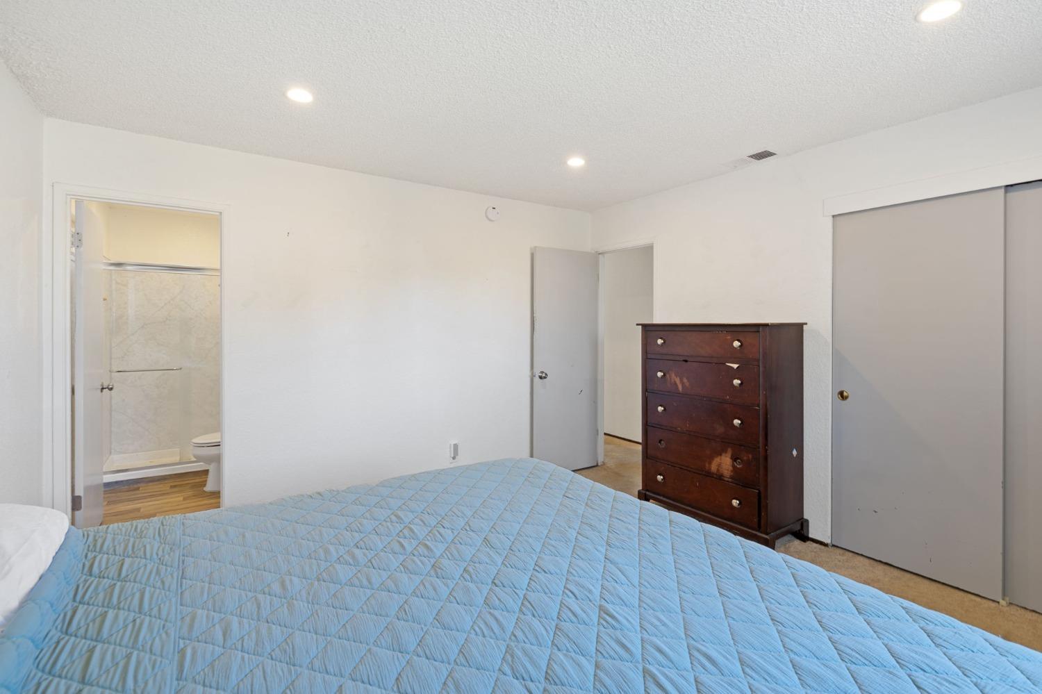 Detail Gallery Image 11 of 19 For 7927 36th Ave, Sacramento,  CA 95824 - 3 Beds | 2 Baths