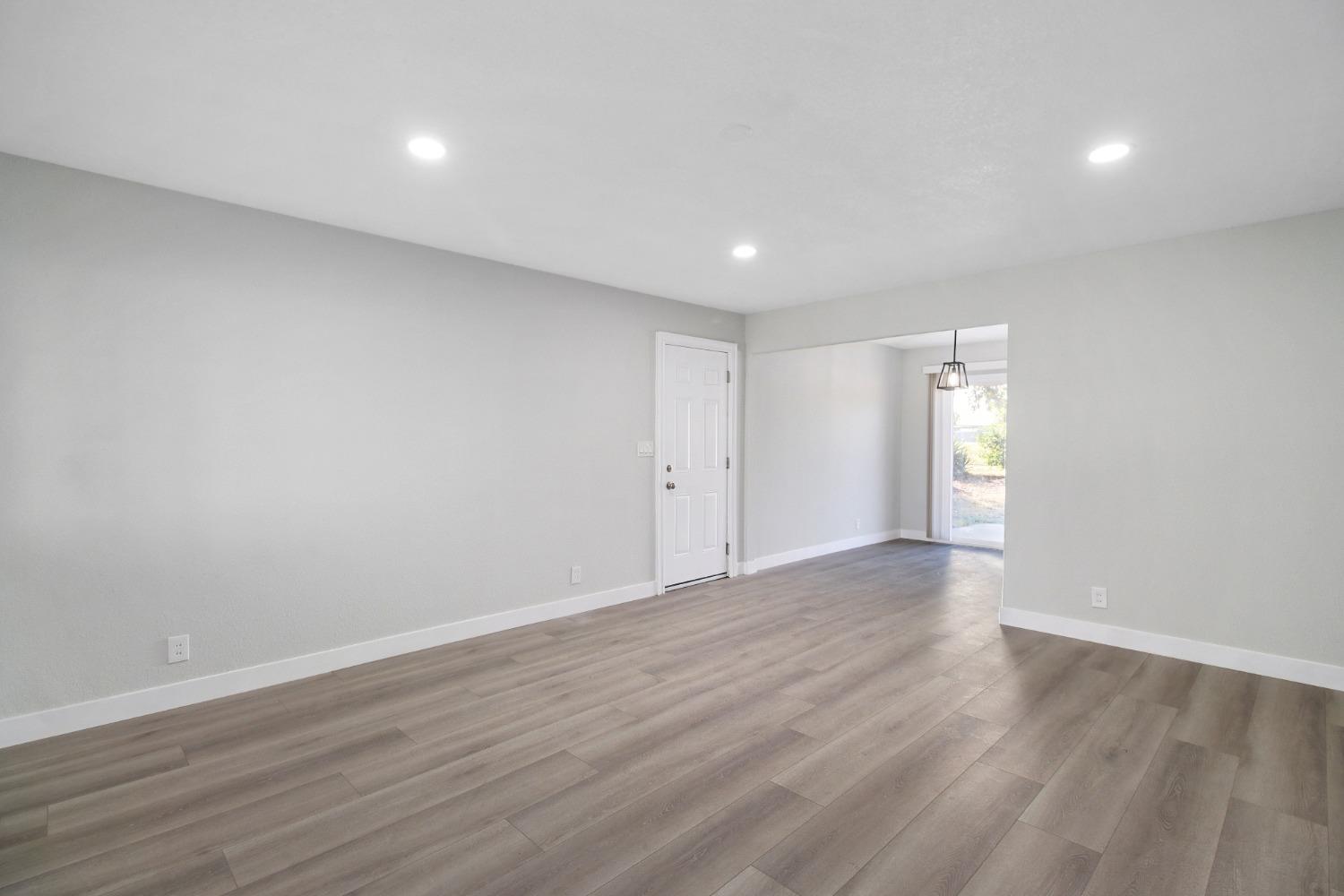 Detail Gallery Image 7 of 32 For 3309 Nareb St, Sacramento,  CA 95838 - 3 Beds | 1 Baths