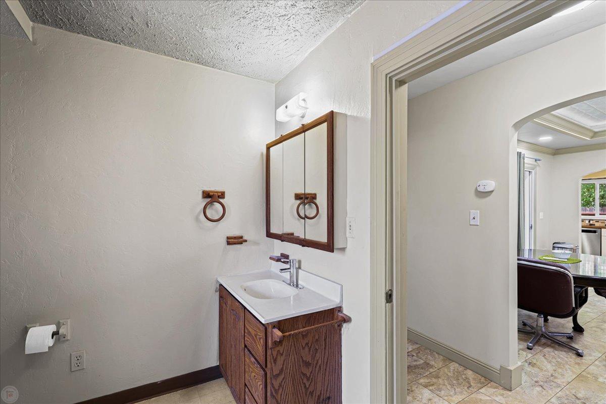 Detail Gallery Image 36 of 50 For 1879 W Harding Way, Stockton,  CA 95203 - 2 Beds | 2 Baths