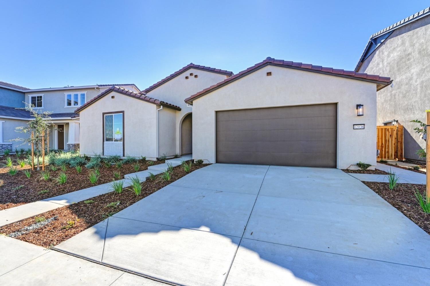 Detail Gallery Image 3 of 35 For 12036 Armandi Way, Rancho Cordova,  CA 95742 - 3 Beds | 2 Baths