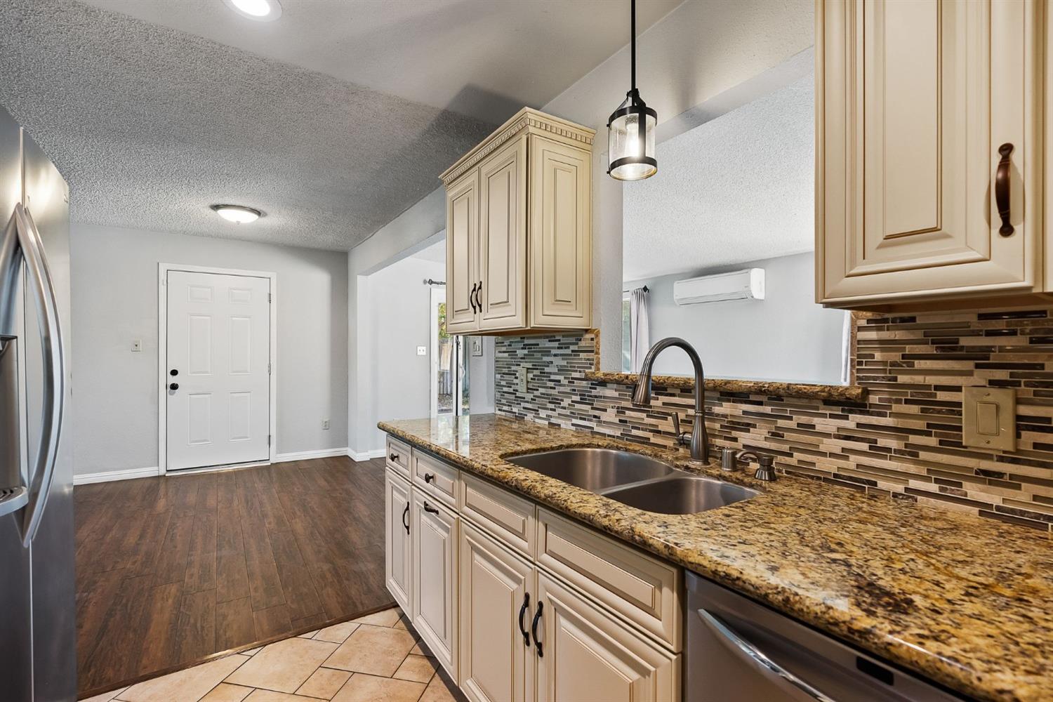 Detail Gallery Image 12 of 33 For 6912 Treelark Way, Citrus Heights,  CA 95621 - 3 Beds | 1 Baths