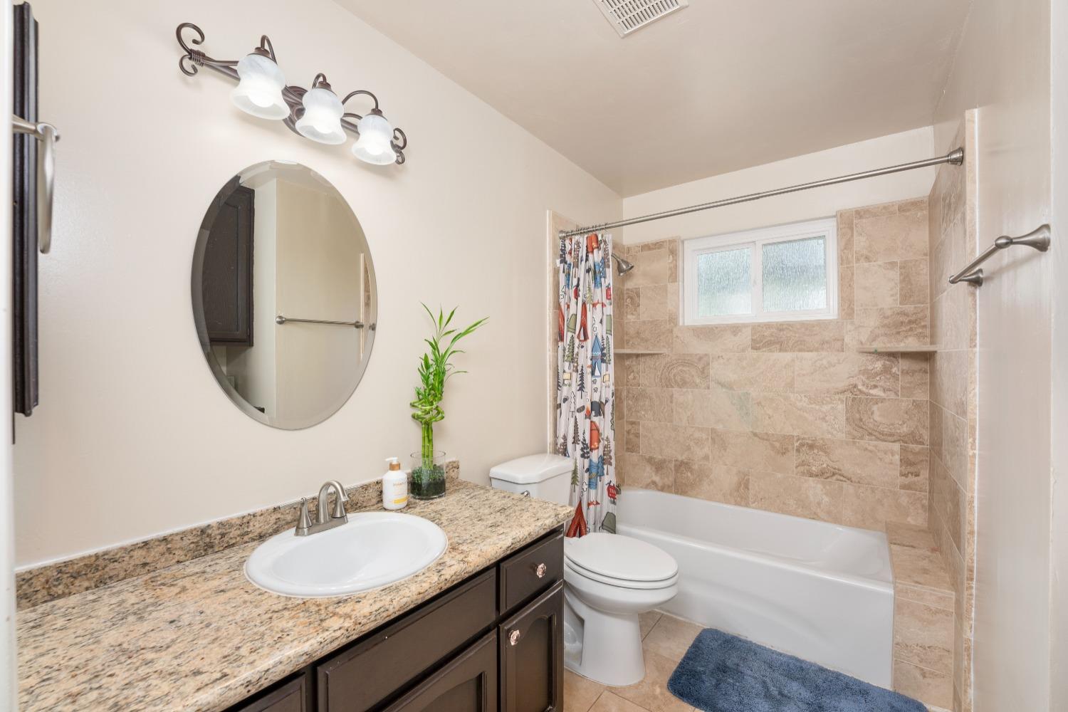 Detail Gallery Image 29 of 44 For 8488 Oakwind Ct, Orangevale,  CA 95662 - 4 Beds | 2/1 Baths