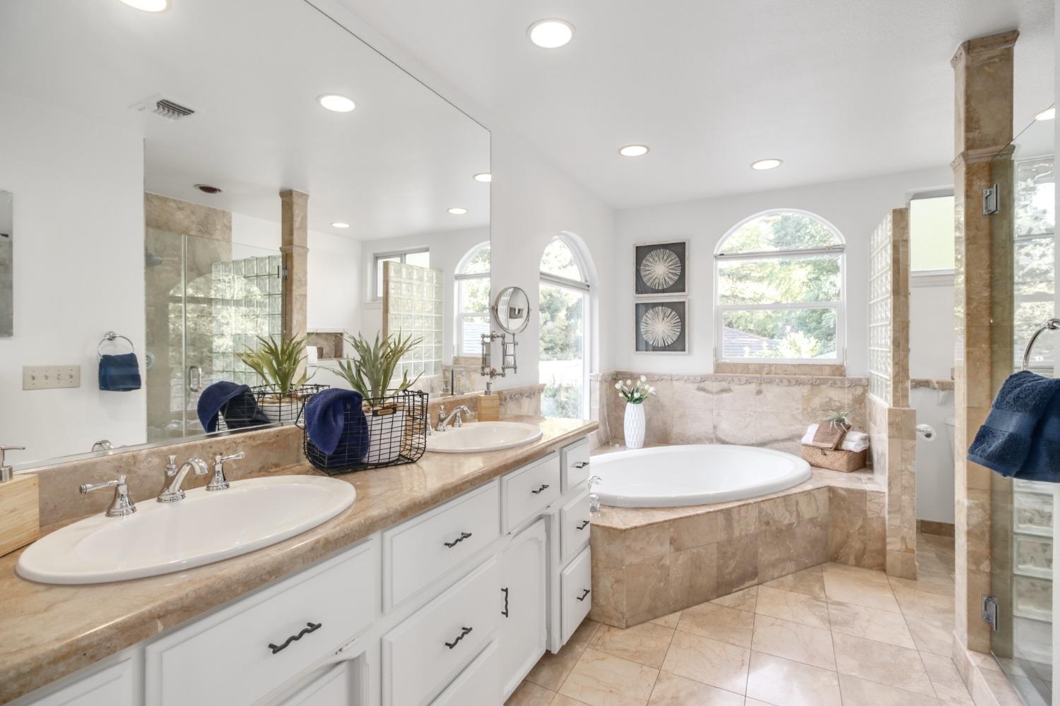 Detail Gallery Image 38 of 83 For 126 Mering Ct, Sacramento,  CA 95864 - 5 Beds | 2/1 Baths