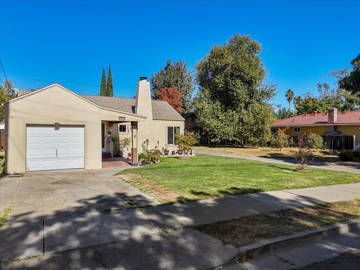 Detail Gallery Image 3 of 50 For 1879 W Harding Way, Stockton,  CA 95203 - 2 Beds | 2 Baths