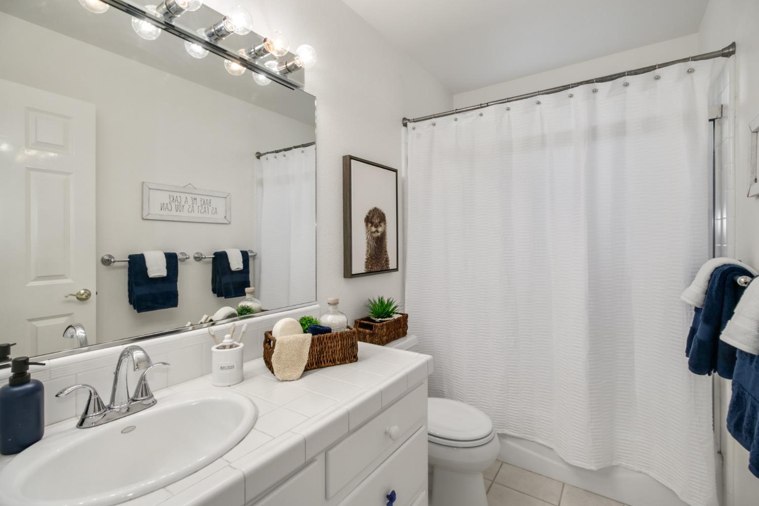 Detail Gallery Image 48 of 83 For 126 Mering Ct, Sacramento,  CA 95864 - 5 Beds | 2/1 Baths