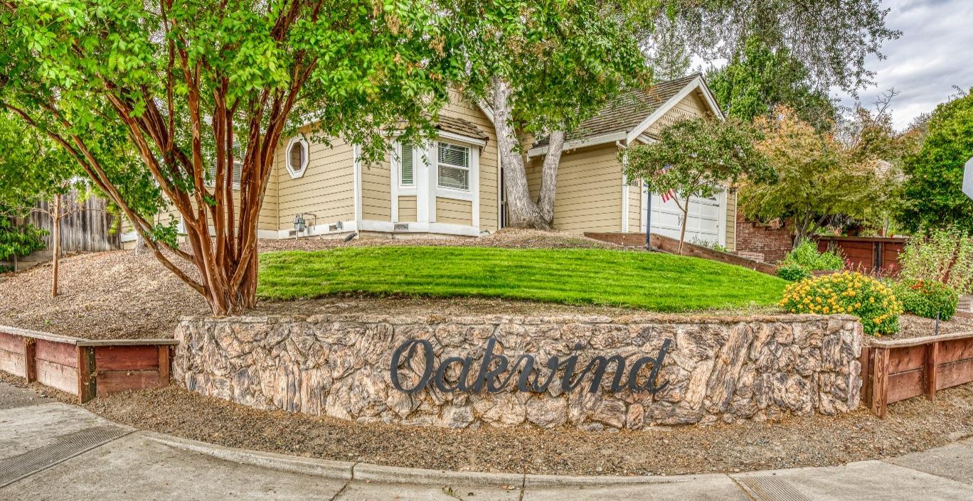 Detail Gallery Image 2 of 44 For 8488 Oakwind Ct, Orangevale,  CA 95662 - 4 Beds | 2/1 Baths