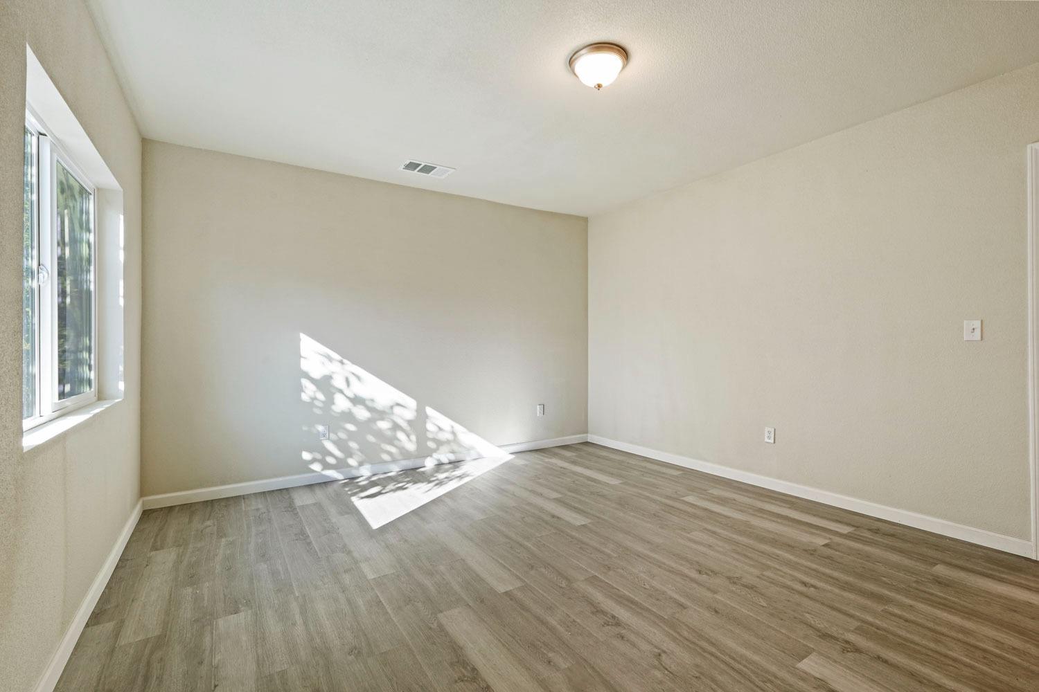 Detail Gallery Image 22 of 41 For 2703 E Poplar St, Stockton,  CA 95205 - 3 Beds | 2 Baths