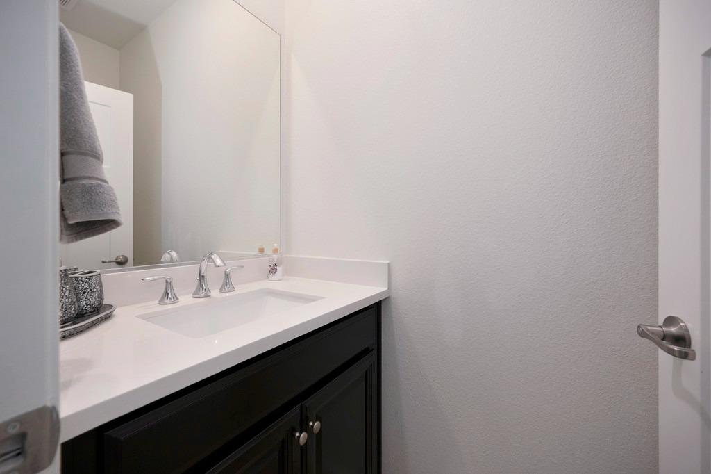 Detail Gallery Image 19 of 35 For 6017 Dragon Hawk Pl, Roseville,  CA 95747 - 3 Beds | 2/1 Baths