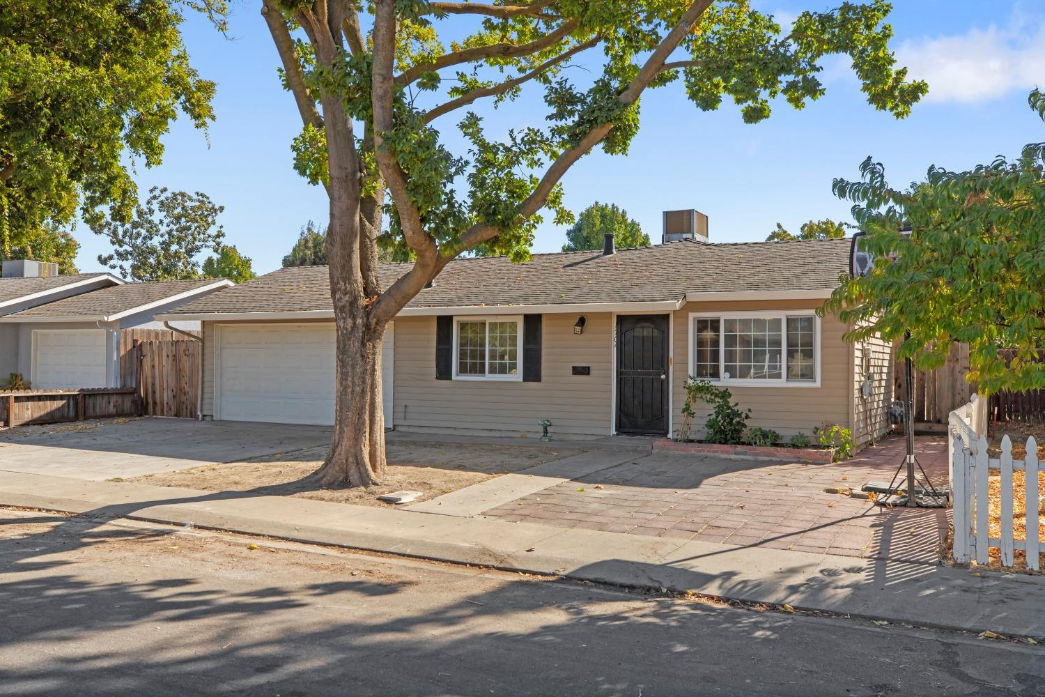 Detail Gallery Image 3 of 29 For 1704 Tulane Dr, Modesto,  CA 95355 - 4 Beds | 2 Baths