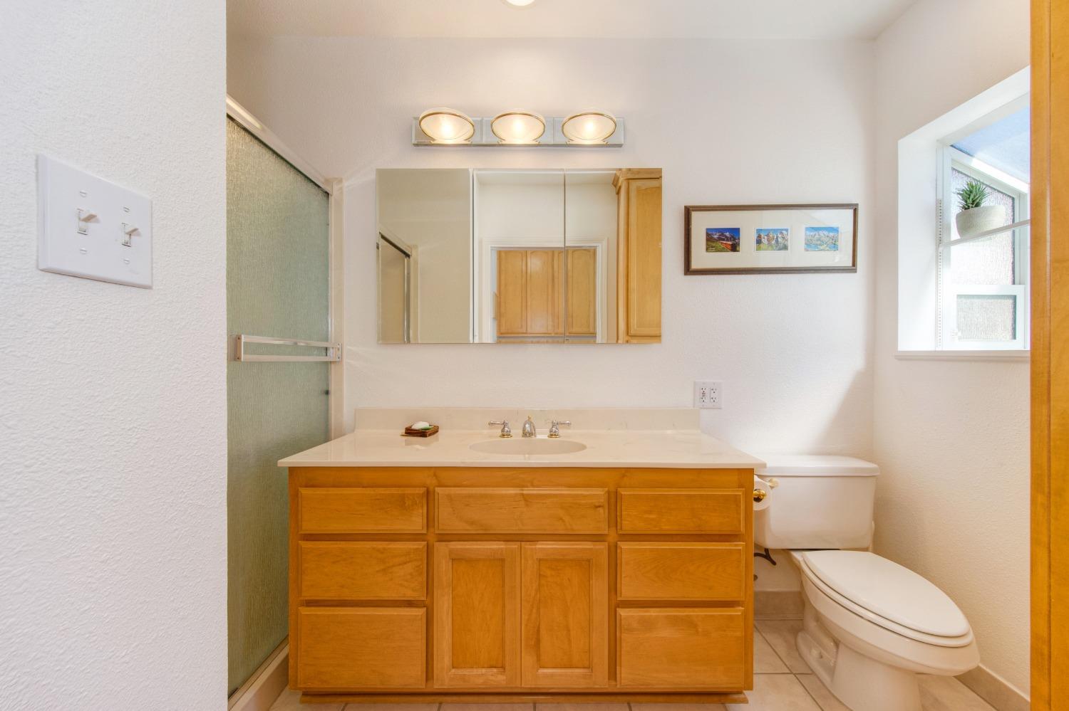 Detail Gallery Image 22 of 53 For 1553 Markham Way, Sacramento,  CA 95818 - 3 Beds | 2 Baths