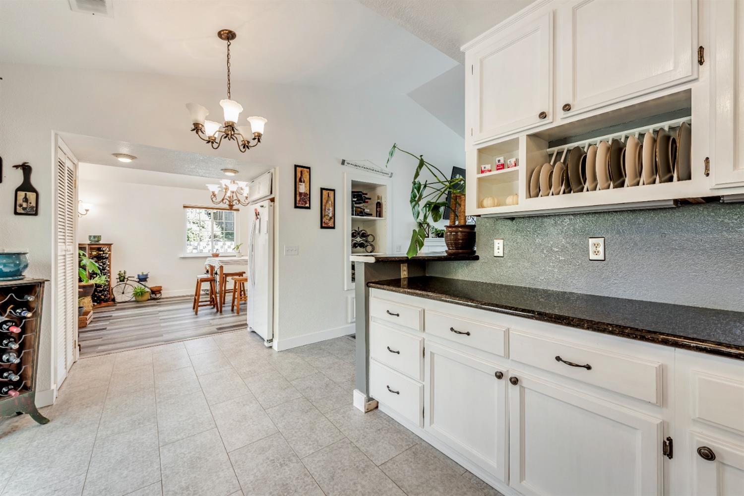 Detail Gallery Image 9 of 34 For 5593 Crossbill Ln, El Dorado,  CA 95623 - 3 Beds | 2 Baths