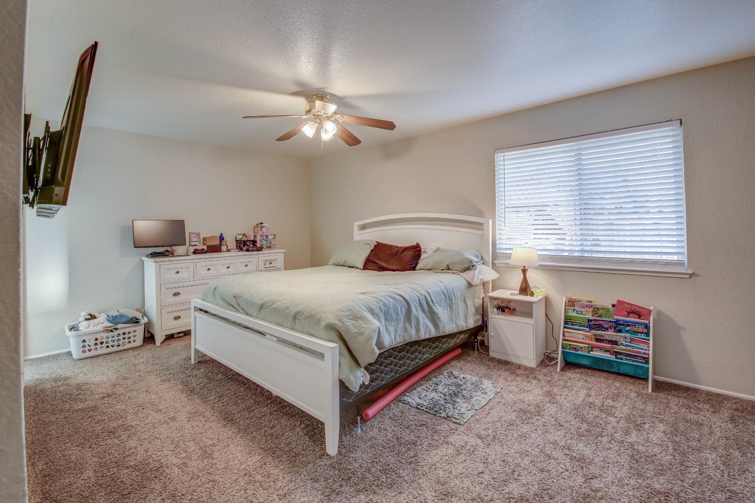 Detail Gallery Image 15 of 36 For 4005 Deer Trail Way, Sacramento,  CA 95823 - 3 Beds | 2 Baths