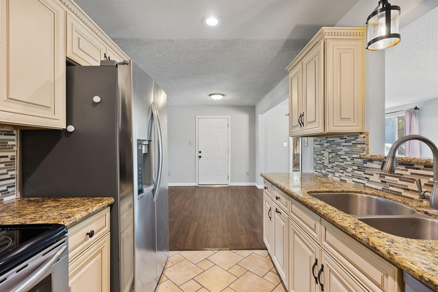 Detail Gallery Image 11 of 33 For 6912 Treelark Way, Citrus Heights,  CA 95621 - 3 Beds | 1 Baths