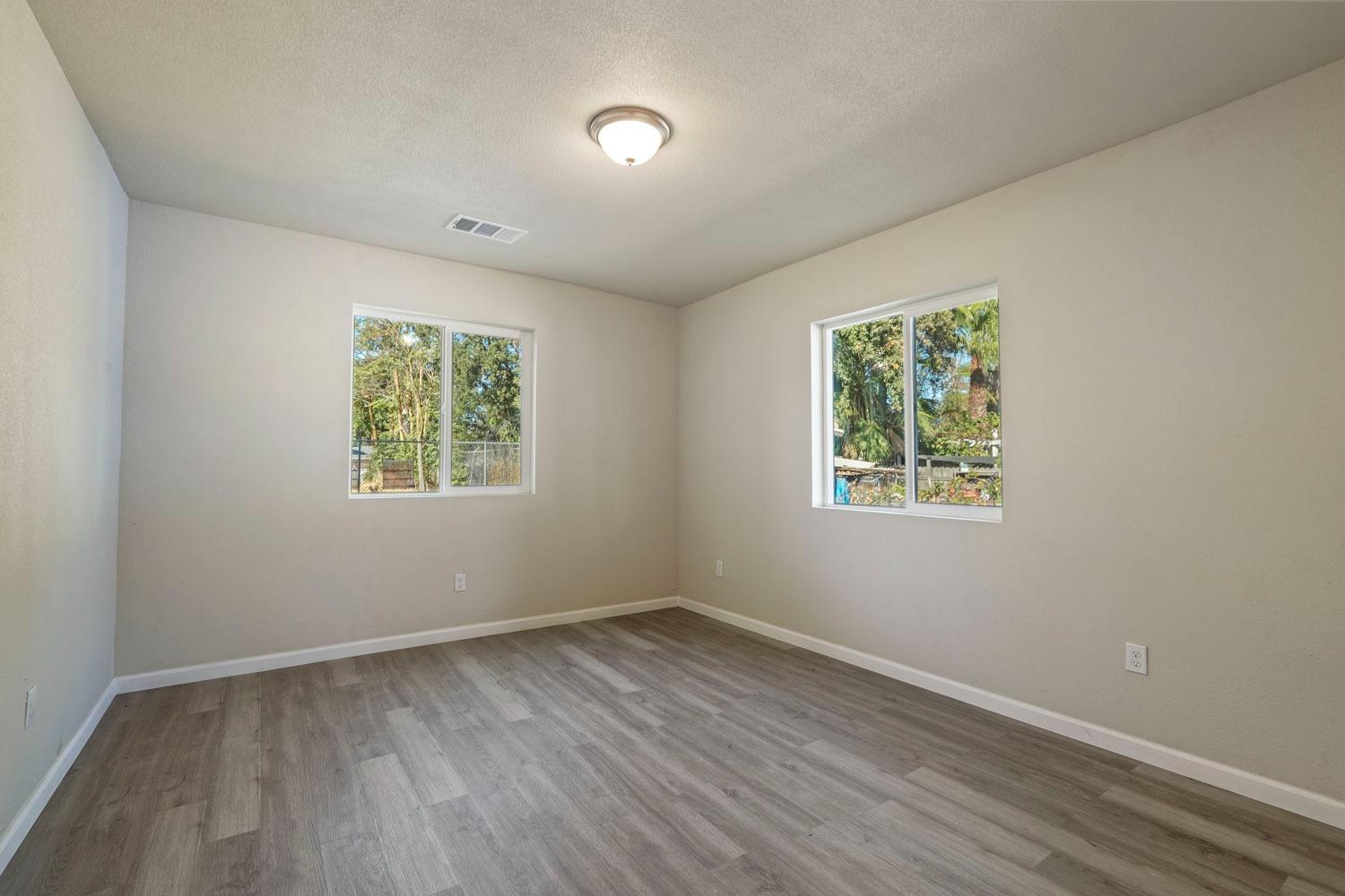 Detail Gallery Image 28 of 41 For 2703 E Poplar St, Stockton,  CA 95205 - 3 Beds | 2 Baths