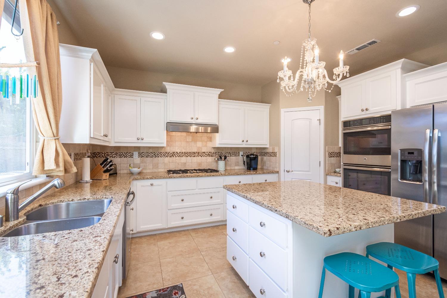 Detail Gallery Image 13 of 55 For 2258 Birmington Dr, Yuba City,  CA 95991 - 4 Beds | 2/1 Baths