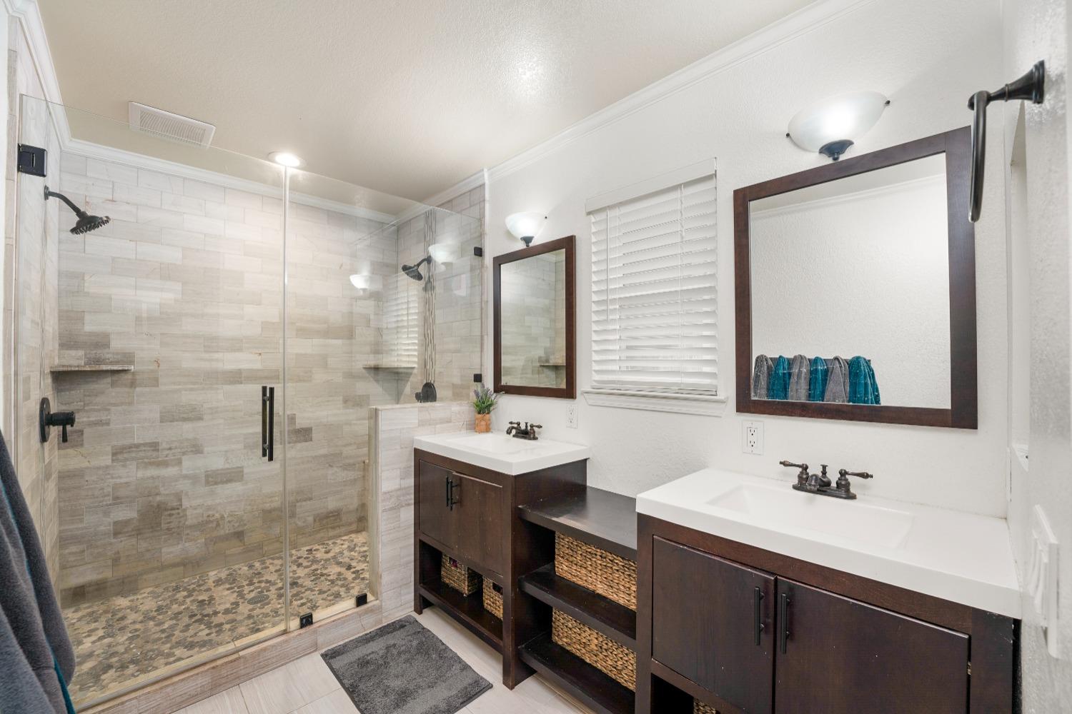 Detail Gallery Image 24 of 44 For 8488 Oakwind Ct, Orangevale,  CA 95662 - 4 Beds | 2/1 Baths