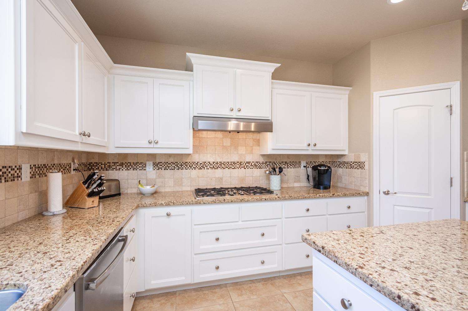 Detail Gallery Image 14 of 55 For 2258 Birmington Dr, Yuba City,  CA 95991 - 4 Beds | 2/1 Baths