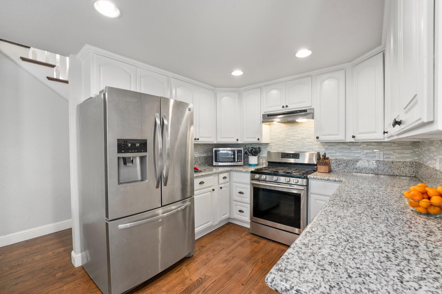 Detail Gallery Image 6 of 44 For 8488 Oakwind Ct, Orangevale,  CA 95662 - 4 Beds | 2/1 Baths