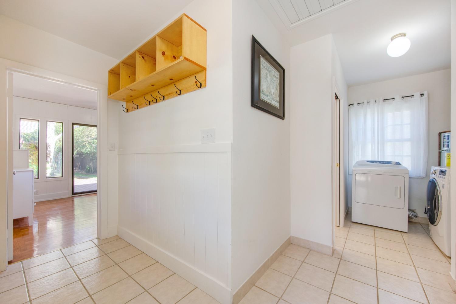 Detail Gallery Image 24 of 53 For 1553 Markham Way, Sacramento,  CA 95818 - 3 Beds | 2 Baths