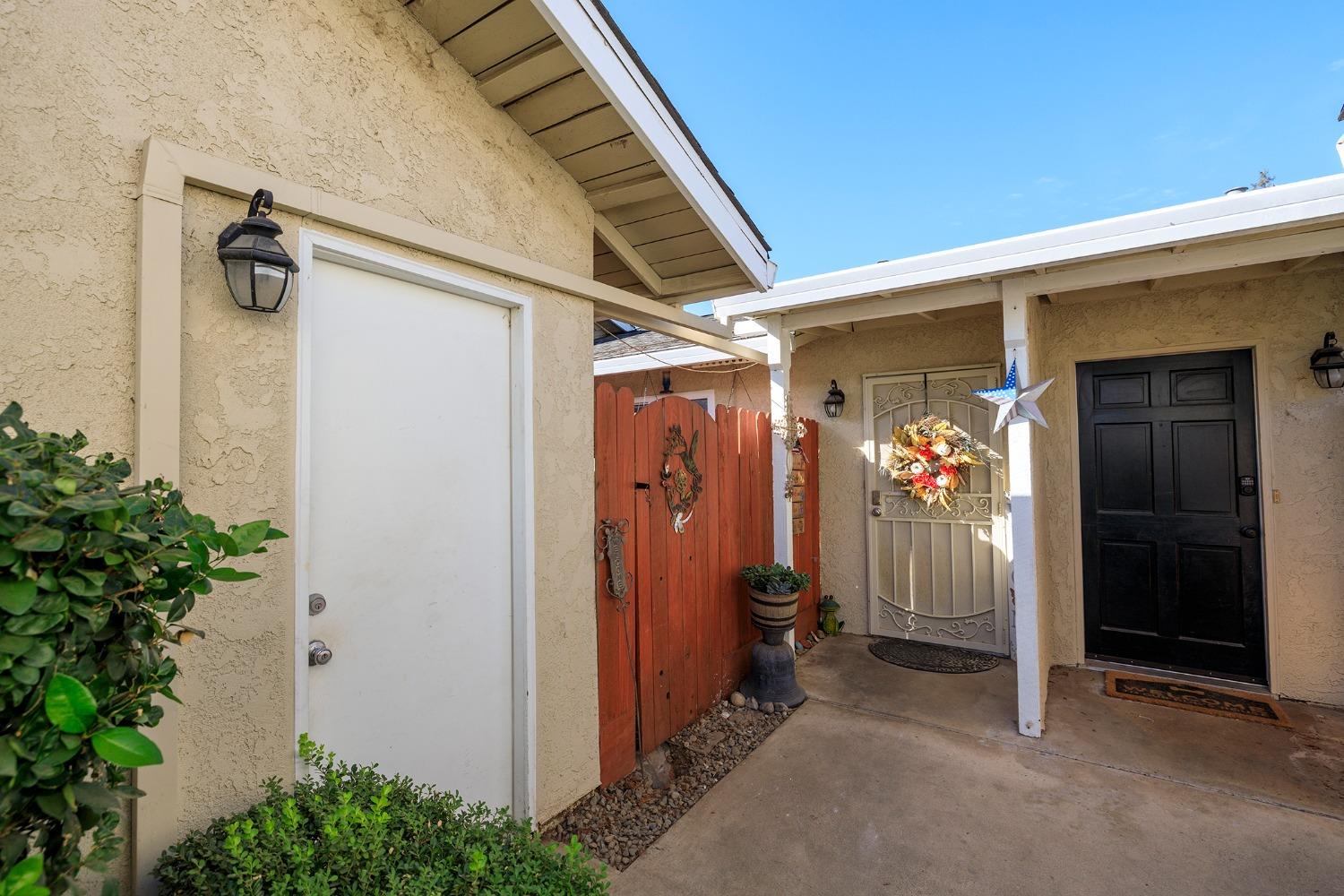 Detail Gallery Image 3 of 28 For 4000 Fara Biundo Dr #49,  Modesto,  CA 95355 - 2 Beds | 2 Baths