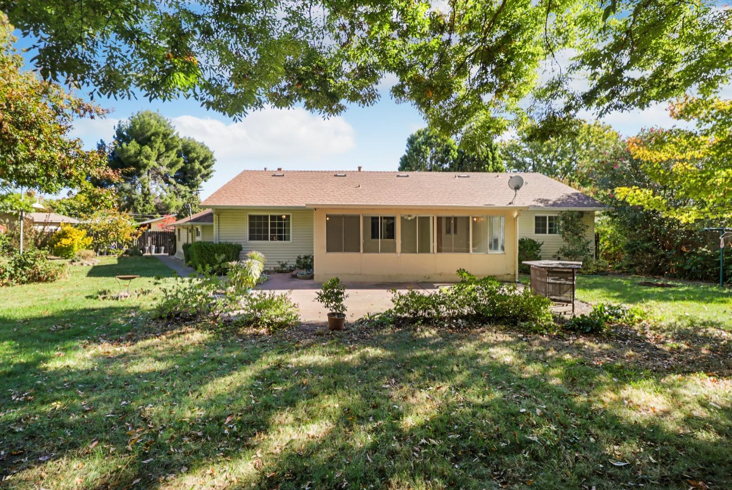 Detail Gallery Image 28 of 36 For 7051 Wilshire Cir, Sacramento,  CA 95822 - 3 Beds | 2 Baths