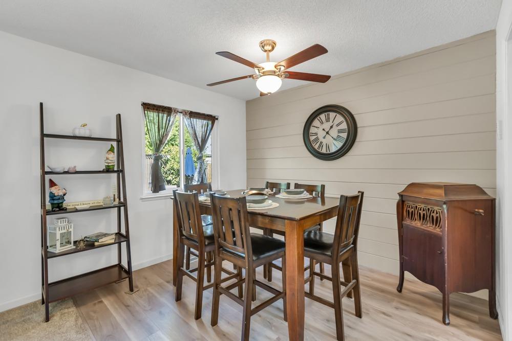 Detail Gallery Image 19 of 72 For 1265 Silver Oak Way, Sacramento,  CA 95831 - 3 Beds | 2 Baths