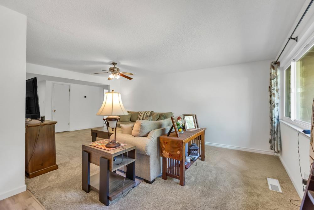 Detail Gallery Image 20 of 72 For 1265 Silver Oak Way, Sacramento,  CA 95831 - 3 Beds | 2 Baths