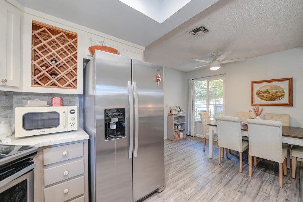 Detail Gallery Image 16 of 38 For 3352 Corbin Way, Sacramento,  CA 95827 - 3 Beds | 2 Baths