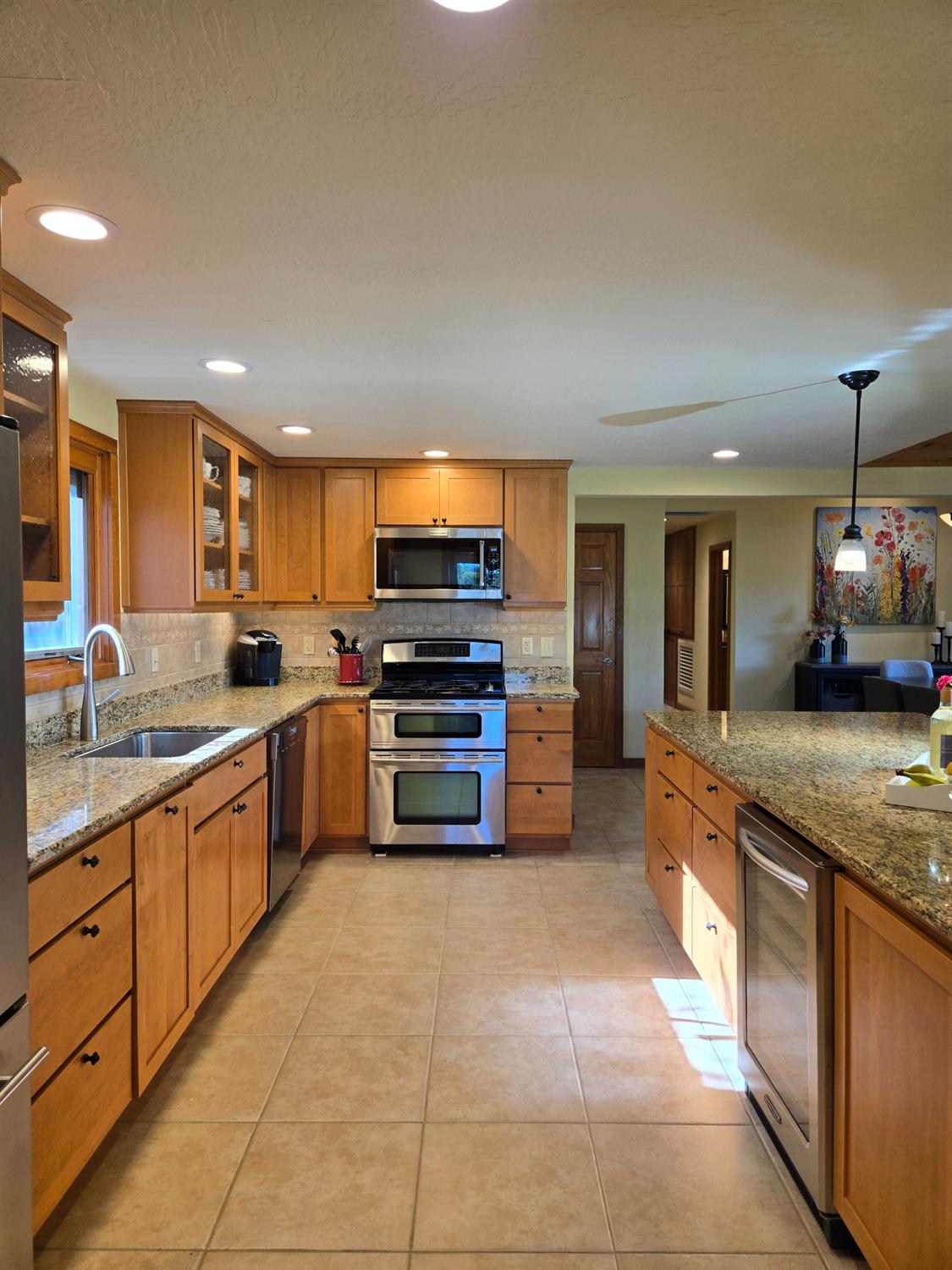 Detail Gallery Image 5 of 53 For 3310 Sweetwater Trl, Cool,  CA 95614 - 3 Beds | 2 Baths