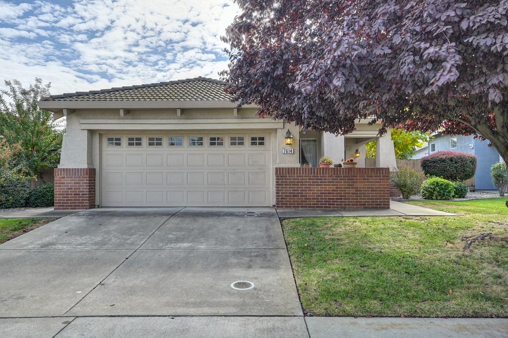 Detail Gallery Image 4 of 60 For 7614 Killdeer Way, Elk Grove,  CA 95758 - 3 Beds | 2 Baths